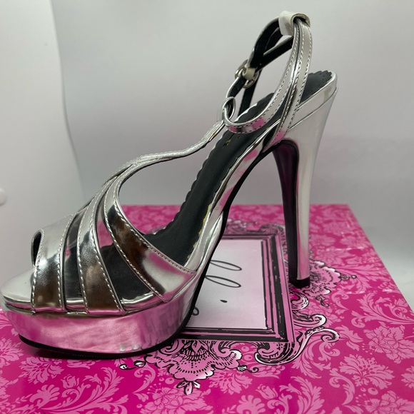 Ellie Shiny Silver Platform Heels - Picture 1 of 3